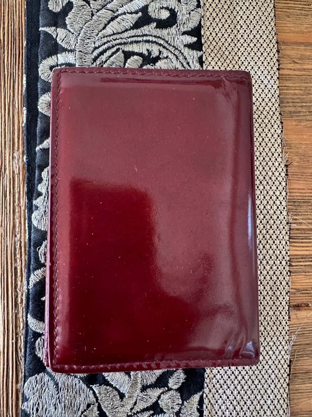 Retro Salvatore Ferragamo Red Patent Leather Card Holder with Bow Accent - Picture 9 of 9